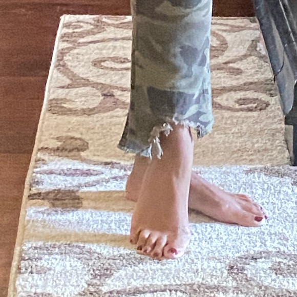 Green Camo Distressed Relaxed-fit Jeans, Size 2 (Zara Denim Collection) - Picture 6 of 10